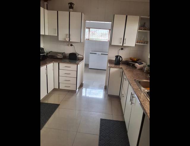 4 BEDROOM HOUSE FOR SALE IN ESCOMBE